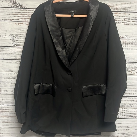 Black tux blazer - Picture 2 of 5